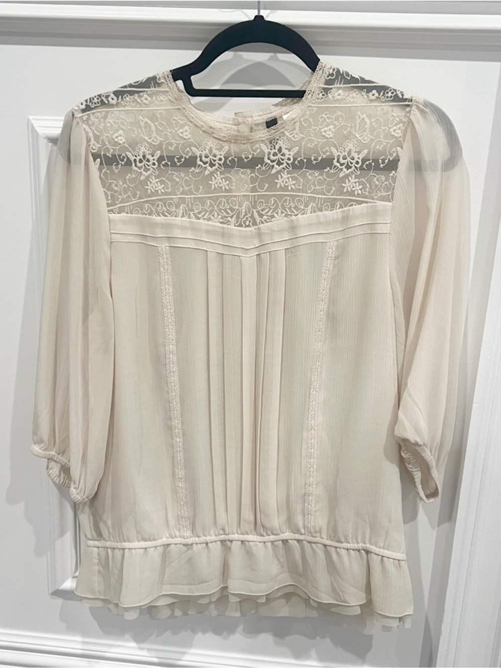 H&M Cream Lace Yoke Pleated Women's Blouse